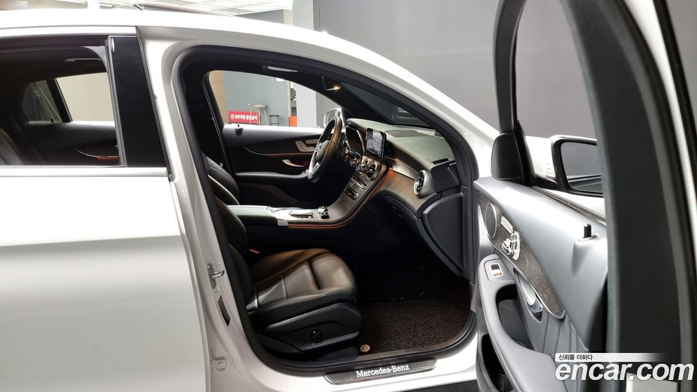 Mercedes-Benz GLC-Class X253 GLC300 4MATIC Coupe (02.2020)