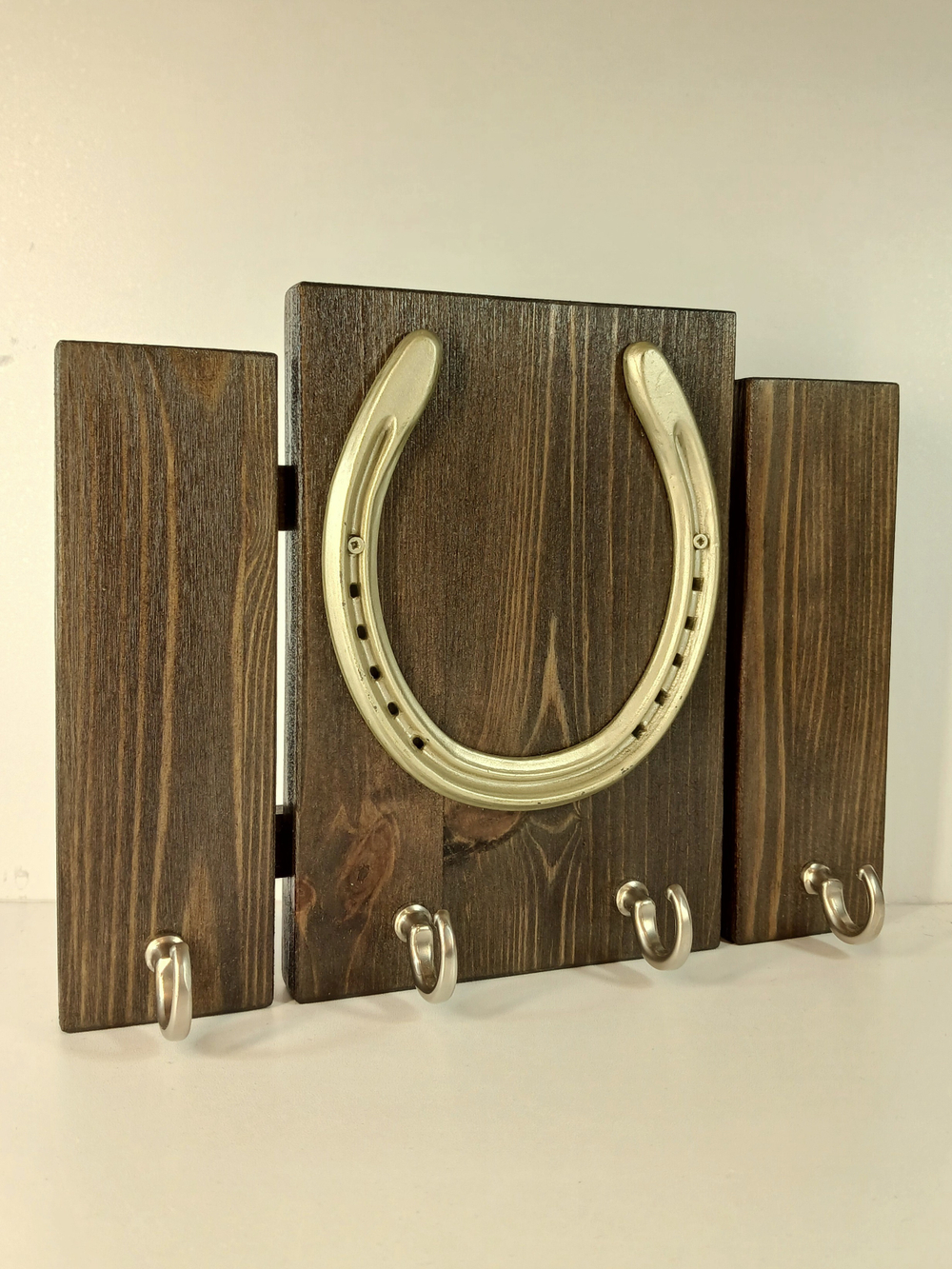 Ключница с подковой. 3-х секционная