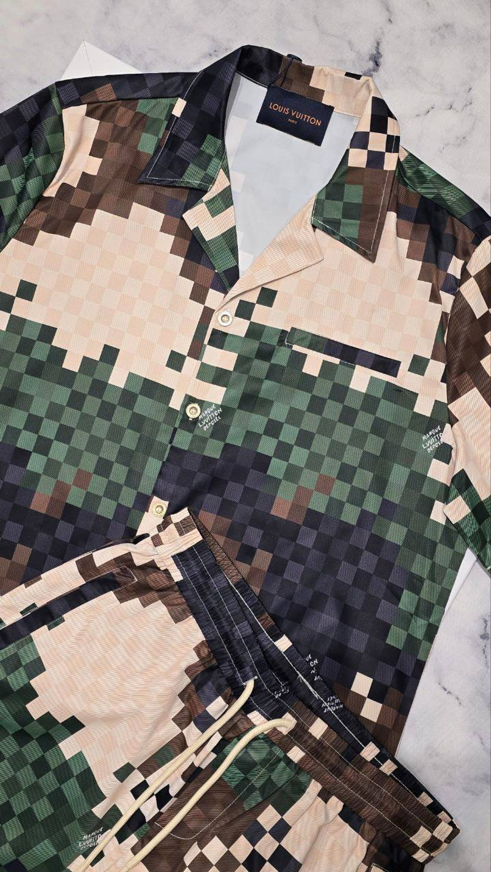 Прогулочный костюм Louis Vuitton
