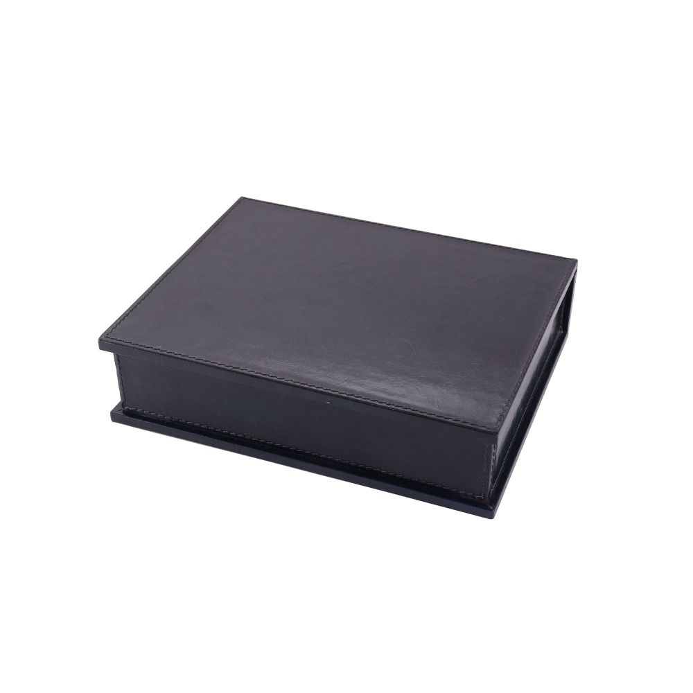 Набор из фляжки и четырех стопок