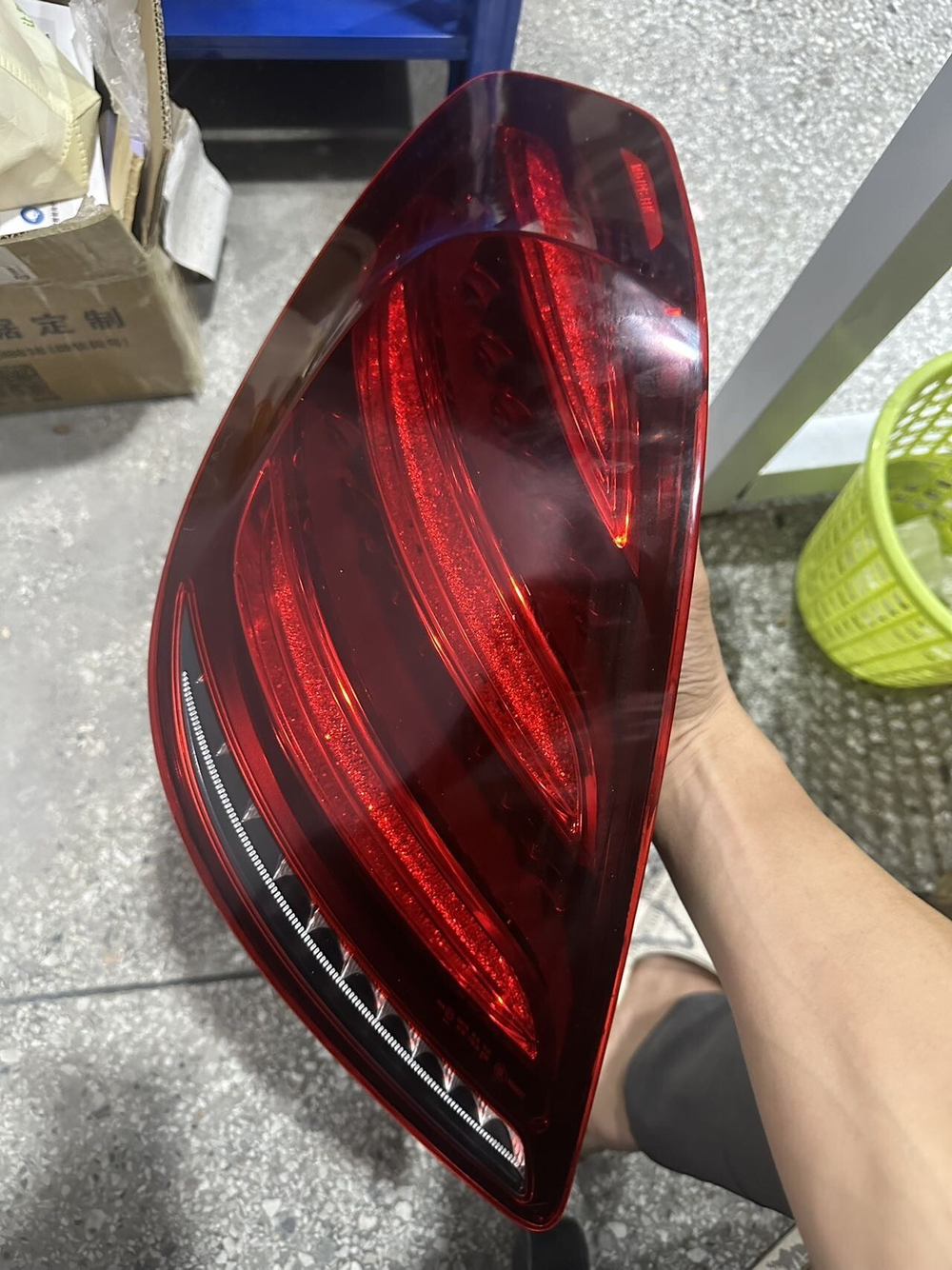 Задний левый фонарь Mercedes-Benz S-класс W222/Maybach (оригинал,)