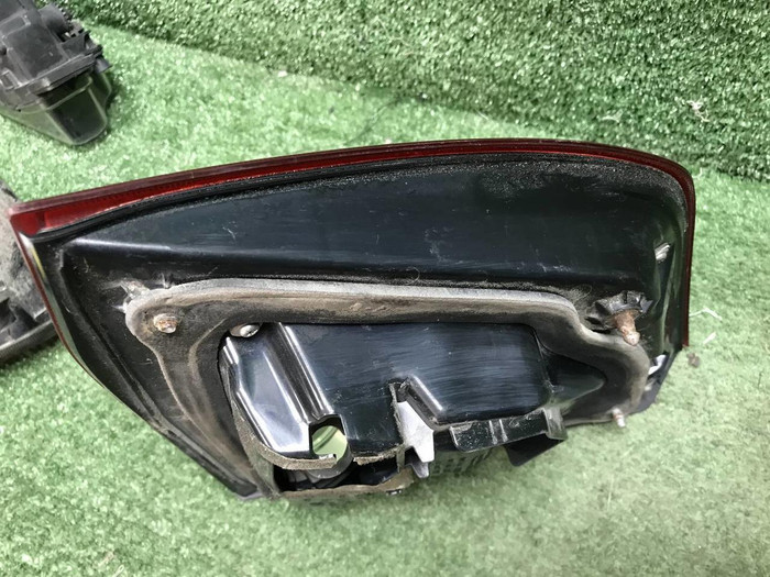 Фонарь левый внутренний Land Cruiser 200 (07-12)