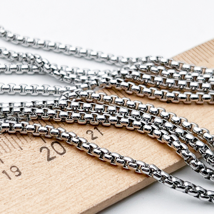 Цепочка, цвет серебро (родий), размер звена 2,4*2,4 мм, цена за 50 см