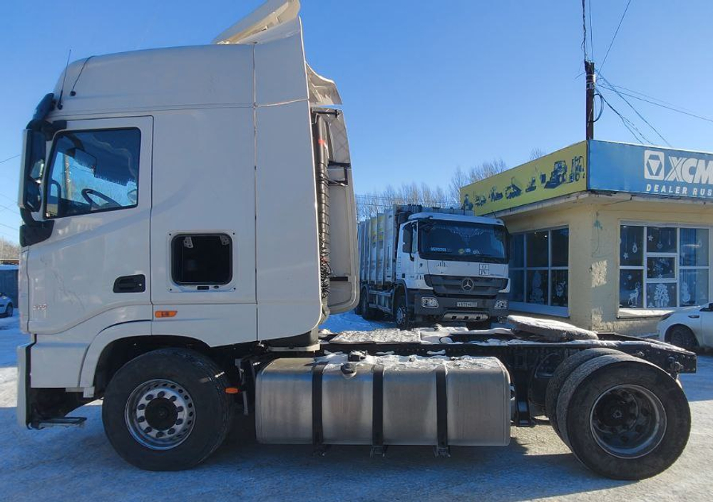 DongFeng GX 4x2 Седельный тягач DFH4180 (Дизельный, 13 л, 508 л.с., АТ)