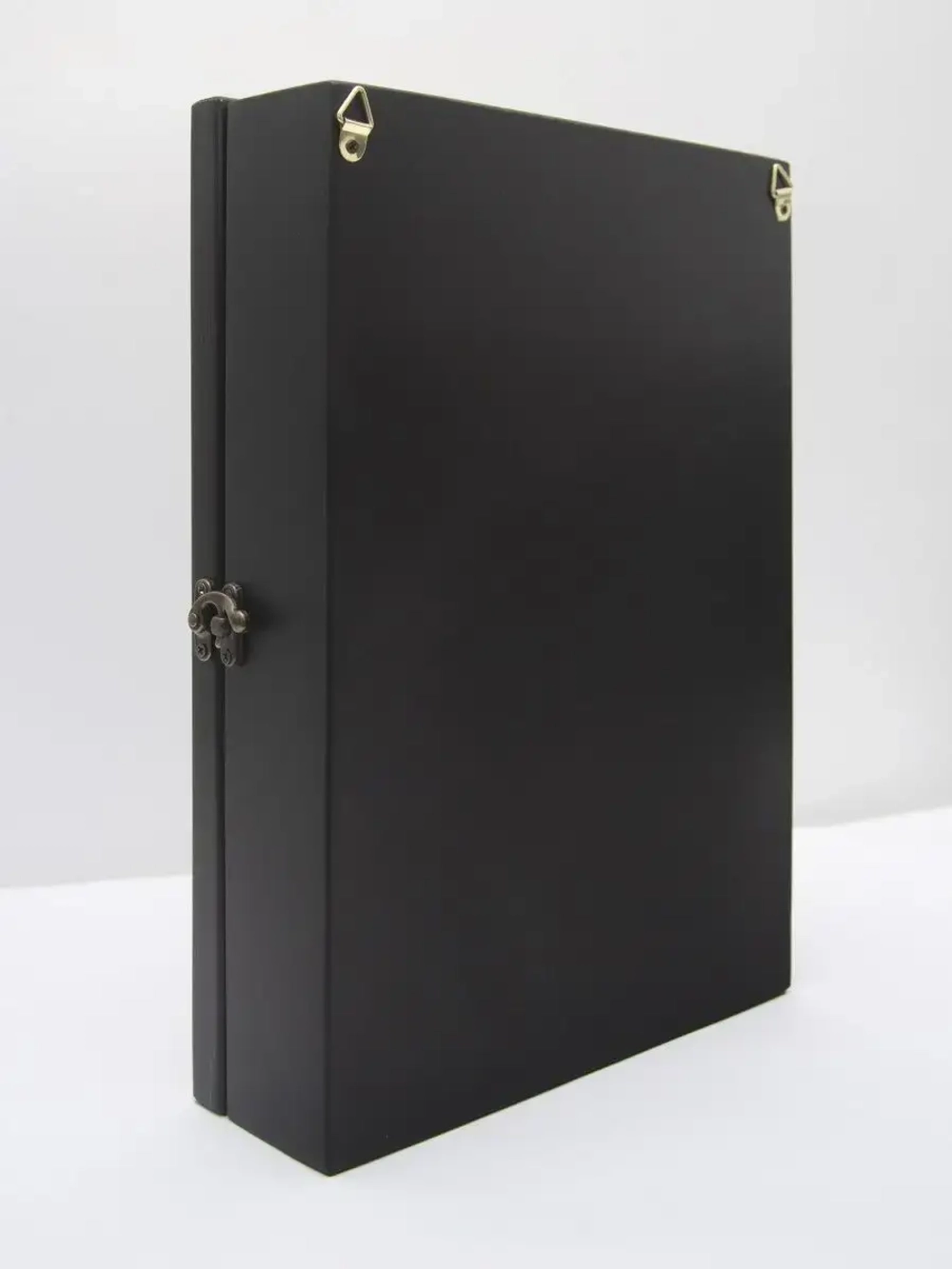 Ключница настенная в прихожую закрытая