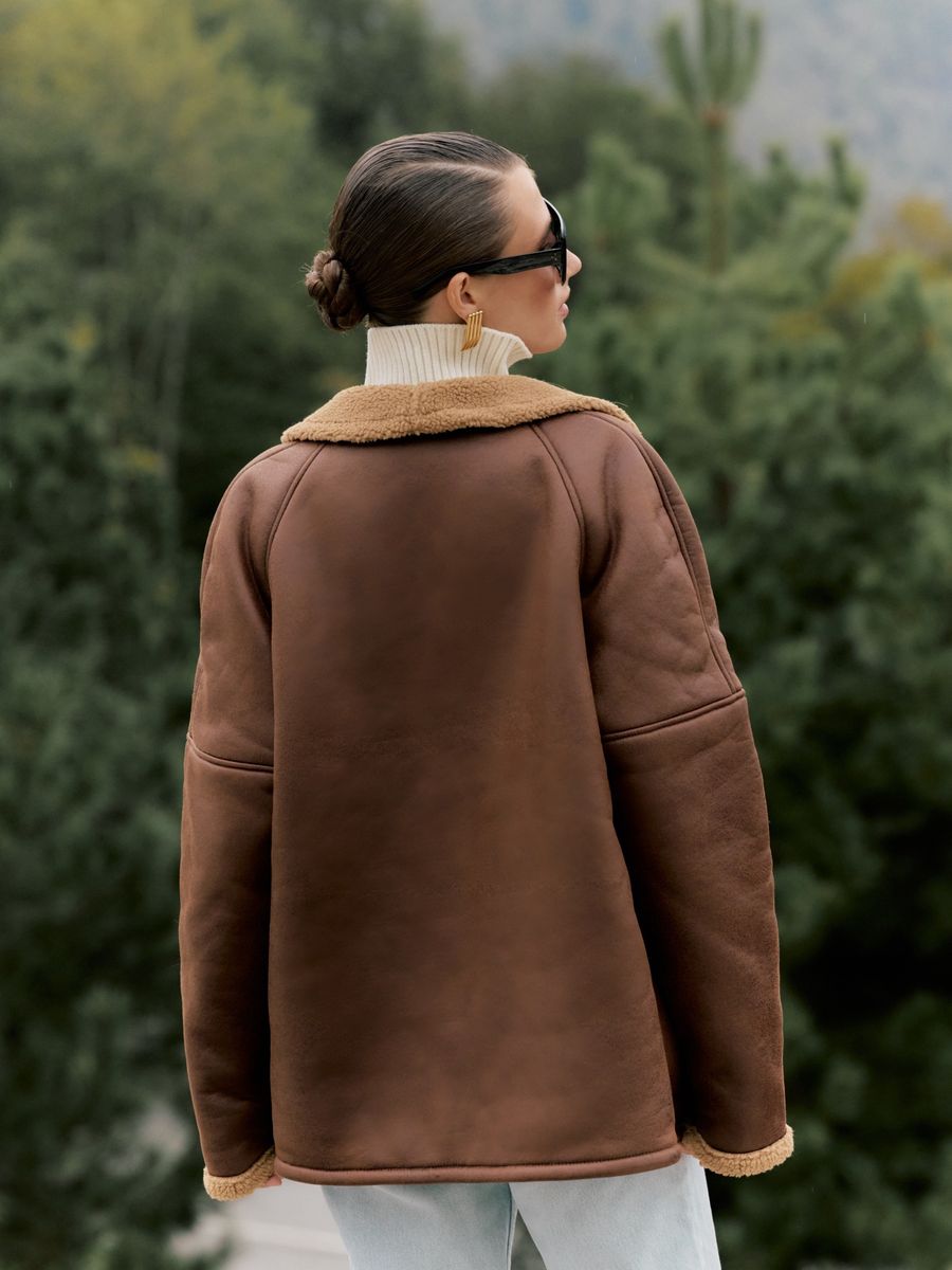 Дубленка из искусственного меха коричневая