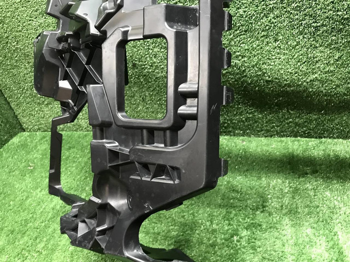 Кронштейн перед. бампера BMW X5 G05 23-нв M-paket