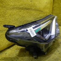 Фара правая Toyota RAV4 4 CA40 (2015-2019) LED