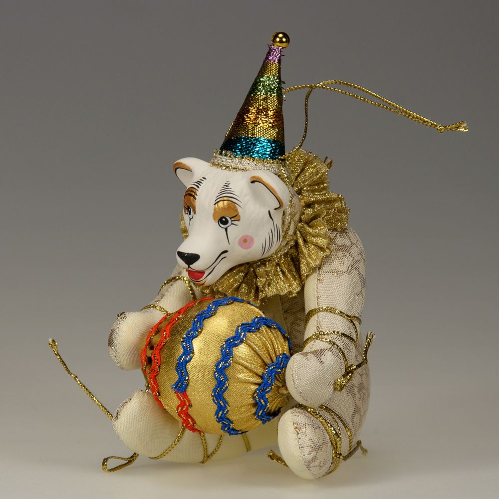 Ёлочная игрушка Медвежонок в колпаке с шаром