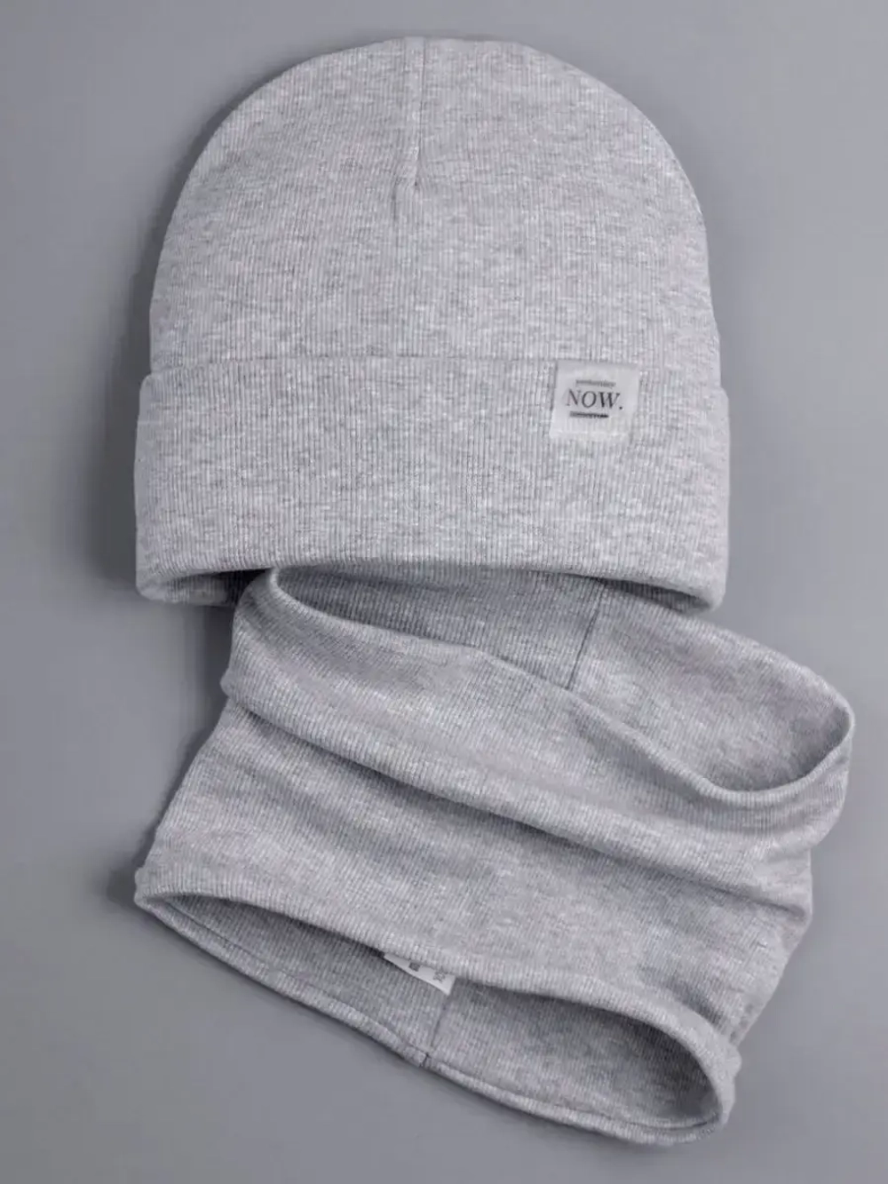 Шапка трикотажная демисезонная и снуд для детей