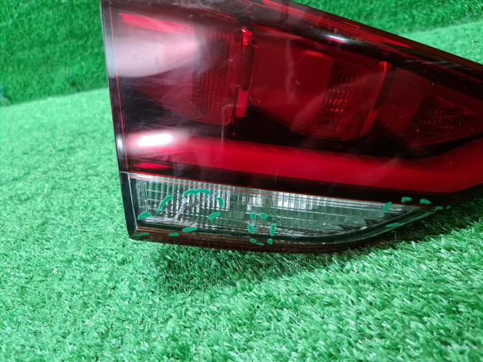 Фонарь левый внутренний Genesis G80 (2016-2020)