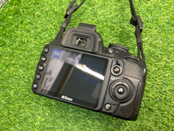Nikon D3100 kit 18-55mm 10.700 кадров