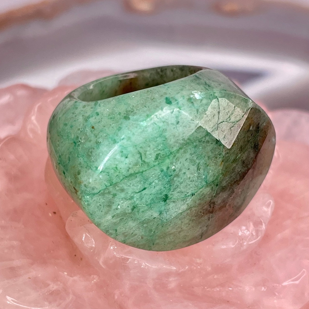 51269  Авантюрин зеленый Кольцо Перстень 25*33мм 19р (Заряжен на Удачу)