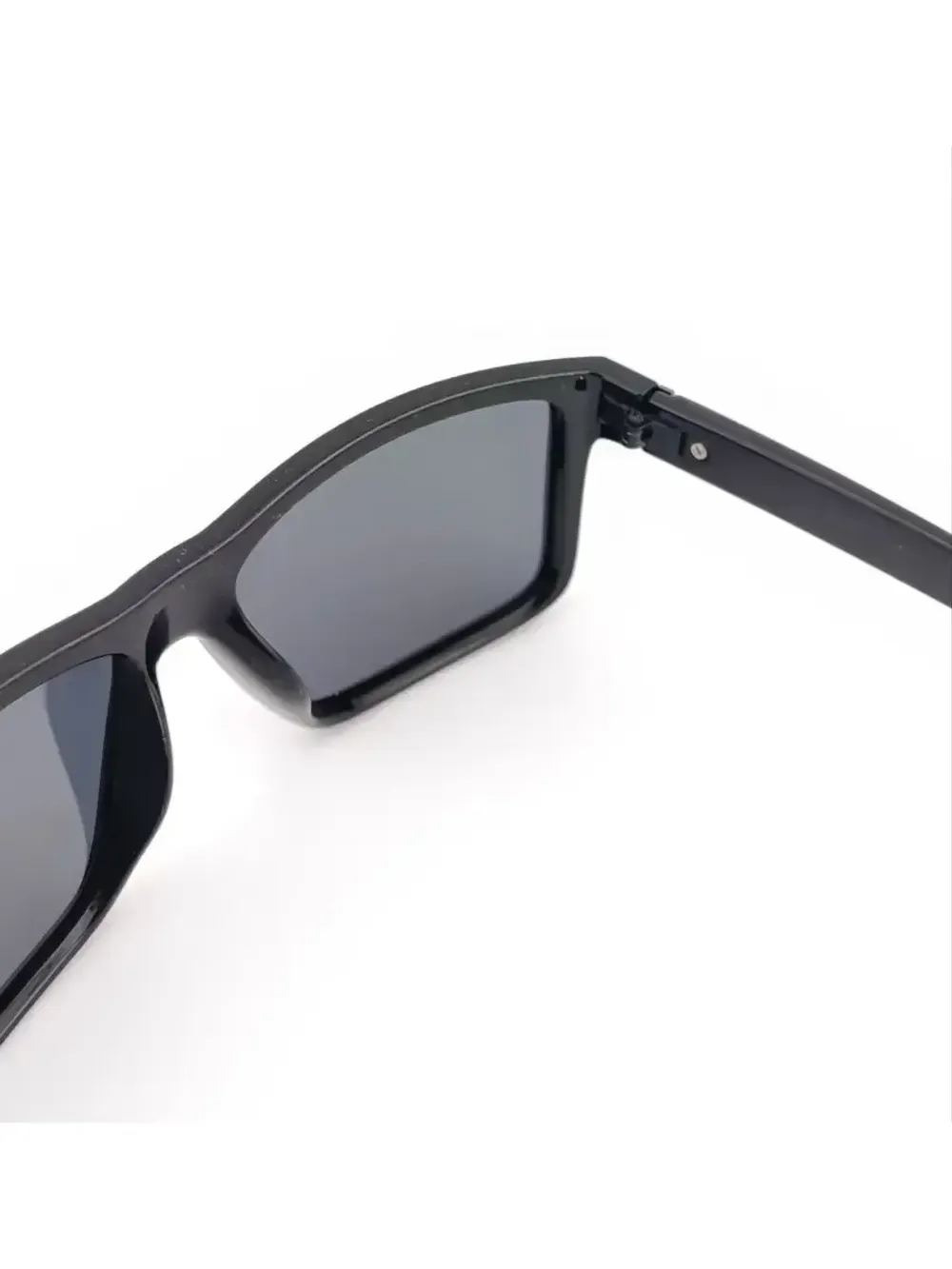 Солнцезащитные очки с поляризацией