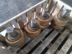 Каток поддерживающий PС300-6 207-30-00140 BERCO