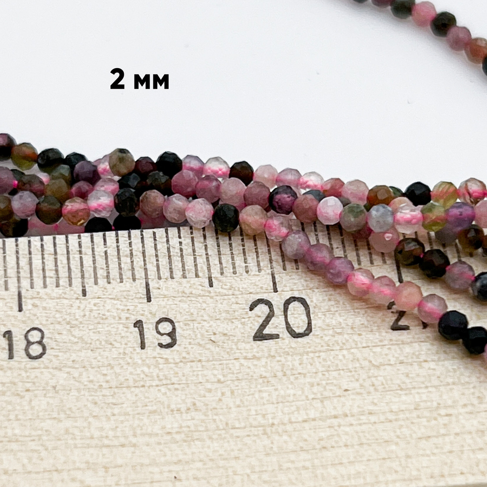 Турмалин граненый бусины, диаметр около 1,8 мм, цена за нить 38 см