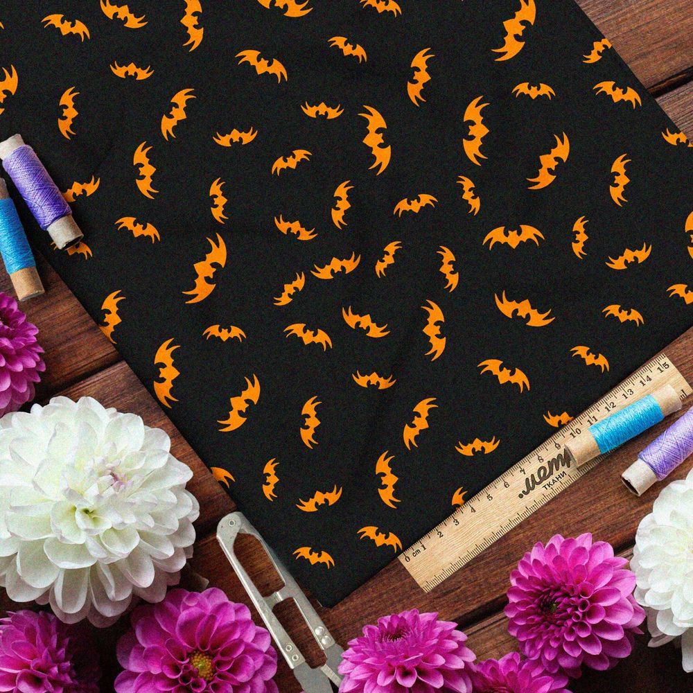 Ткань барби оранжевые летучие мыши на чёрном фоне