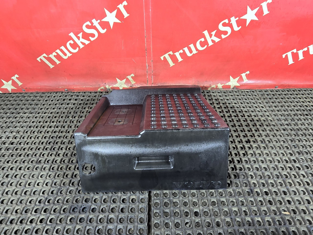 Крышка ящика АКБ 2017г.