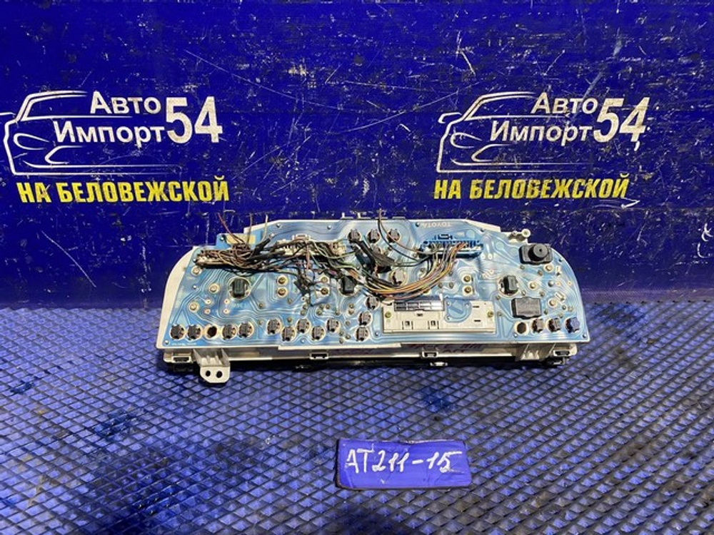 Щиток приборов TOYOTA CARINA 2001