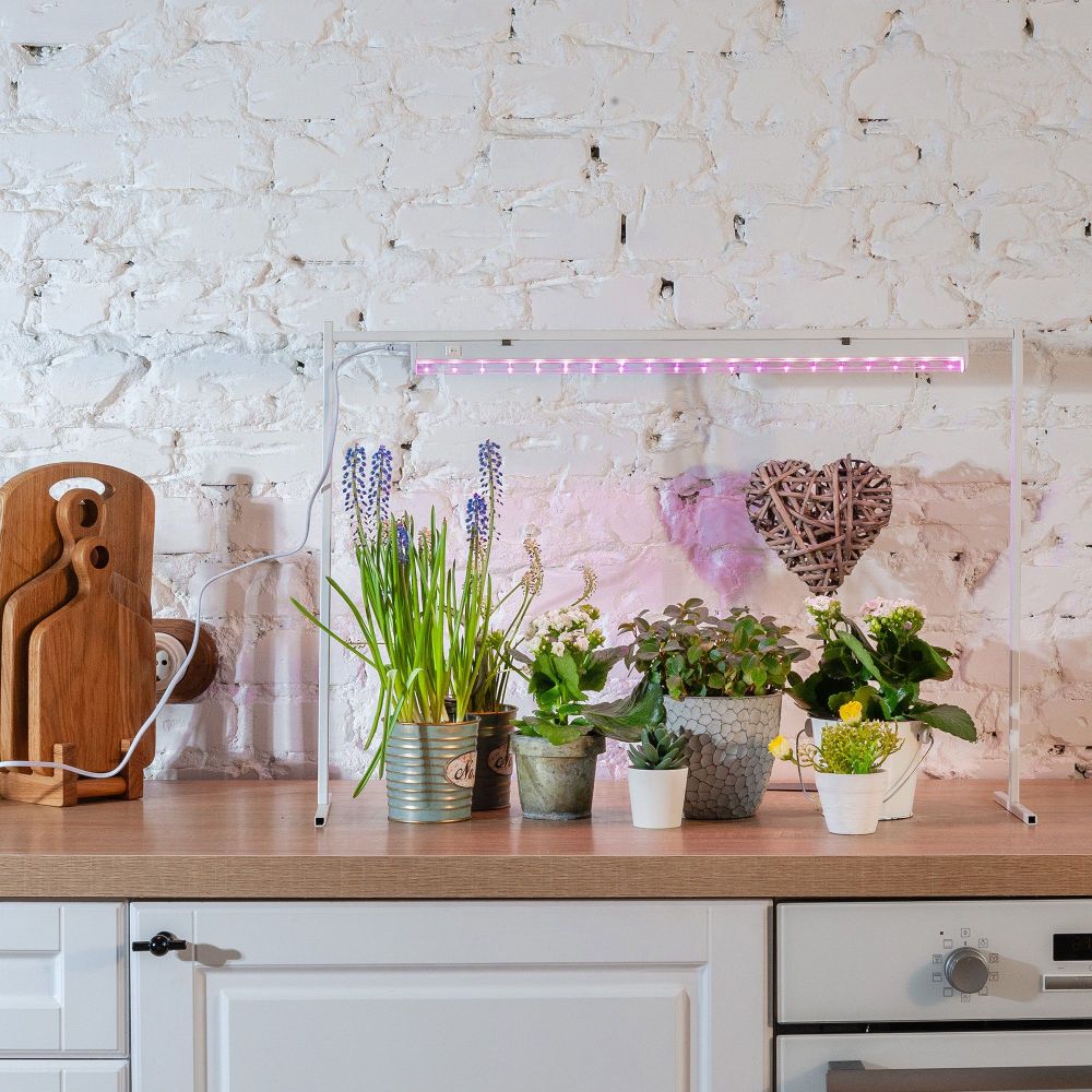 UFP-G03S WHITE Подставка металлическая для светильника ULI-P-570мм. Белая. TM Uniel