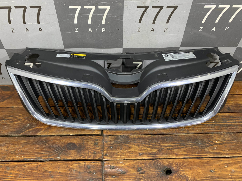 Решетка радиатора Skoda Rapid 1 12-20 Б/У Оригинал 5ja853668