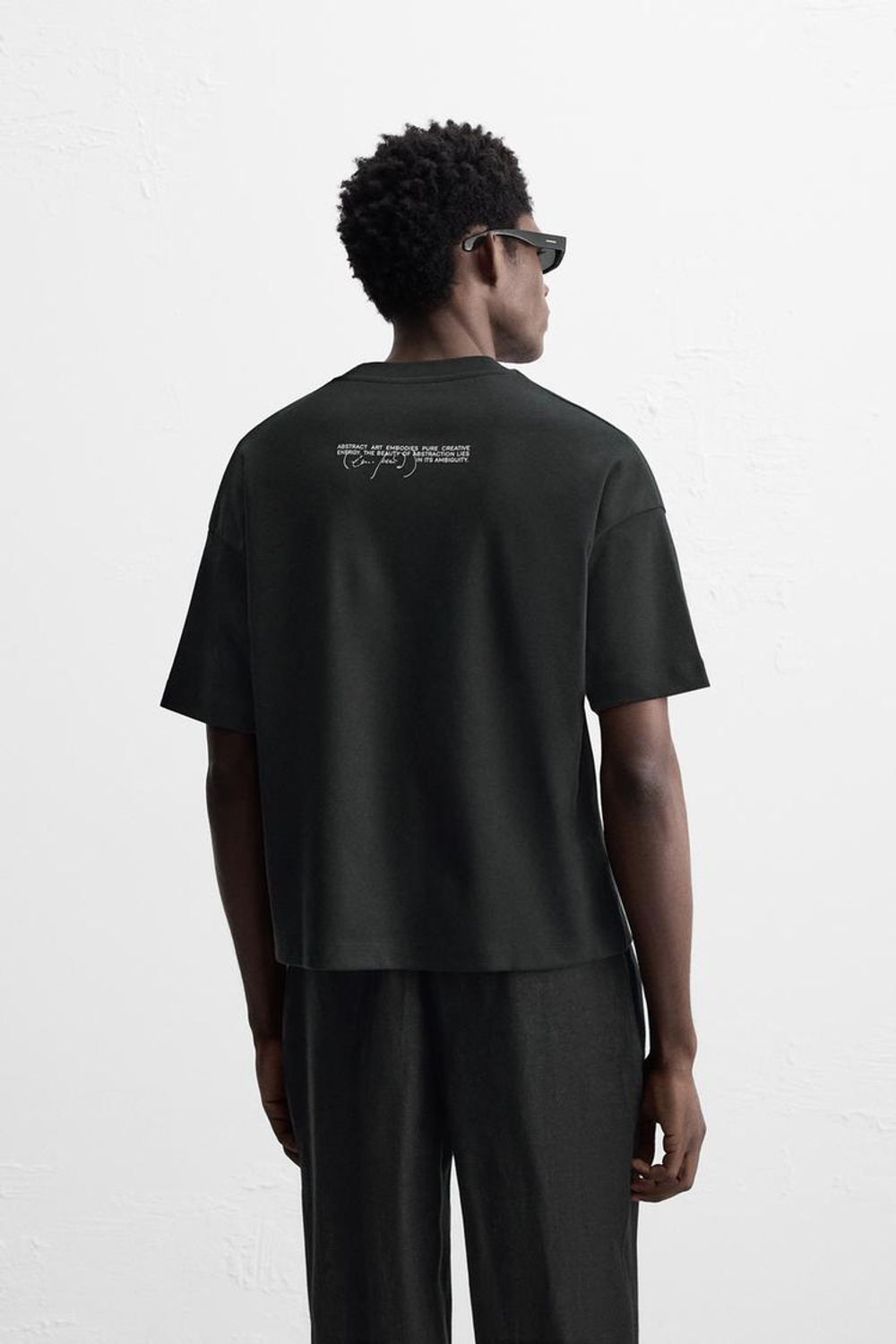 ZARA ФУТБОЛКА С АКВАРЕЛЬНЫМ ПРИНТОМ, ЧЕРНЫЙ