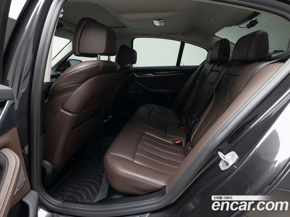 BMW 5 Series (G30) 530e Luxury (04.2021)