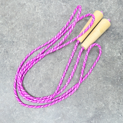 Скакалка нейлоновая с деревянными ручками