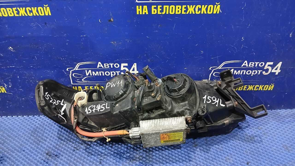 Фара передняя левая NISSAN AVENIR 2000-2005