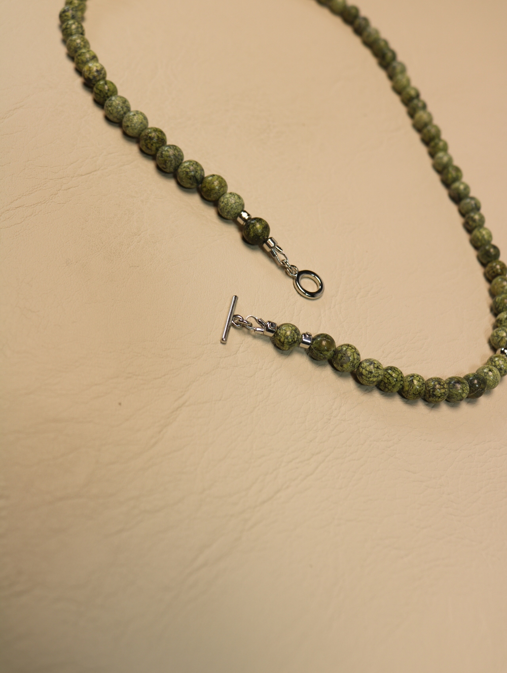 Чокер из змеевика (скарна) - «Лесной страж»