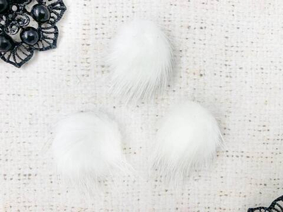 Меховой помпон норка, d 3,2 см, белый