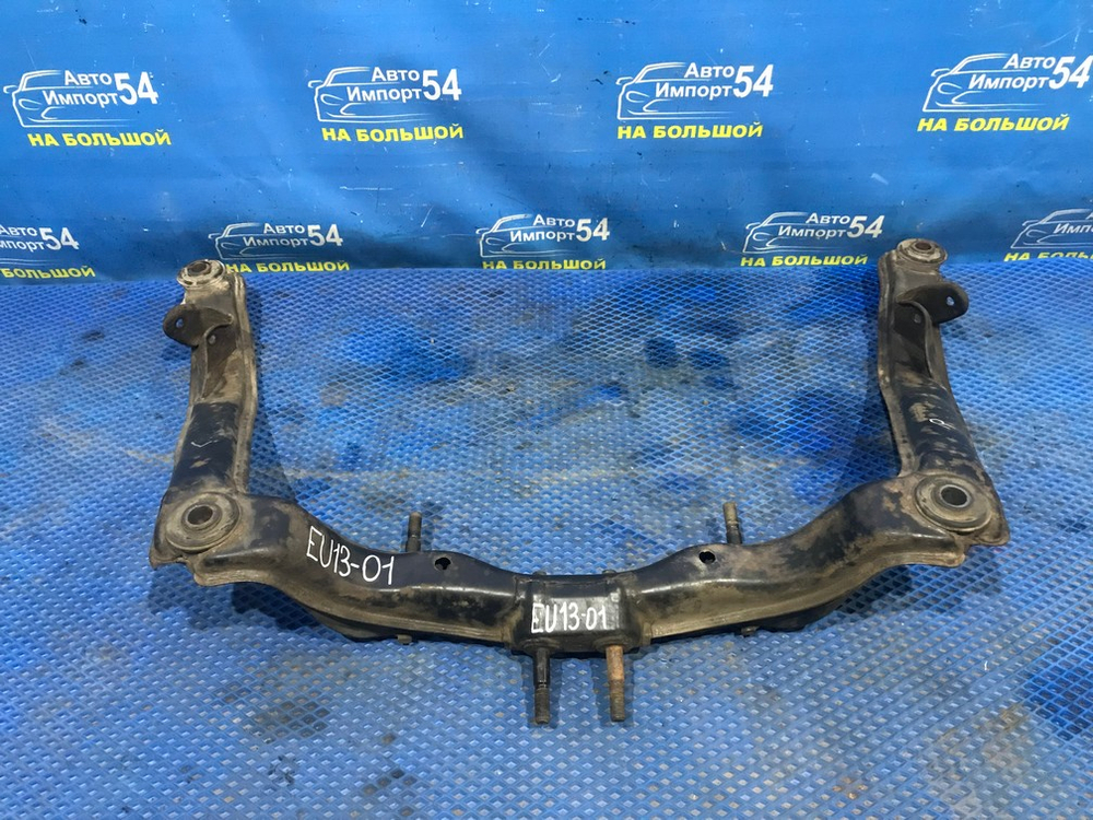 Балка задняя NISSAN BLUEBIRD 1993