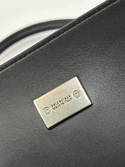 Сумка BALENCIAGA Bel Air Carry All Bag черный/серебро