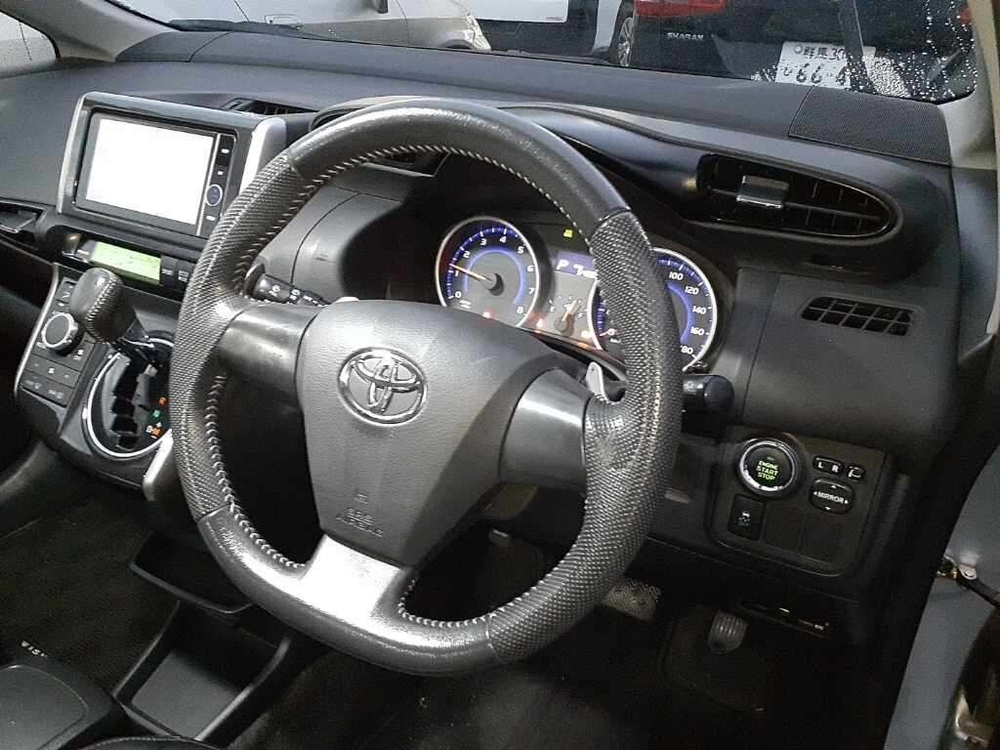 TOYOTA WISH 1.8S 2013г.