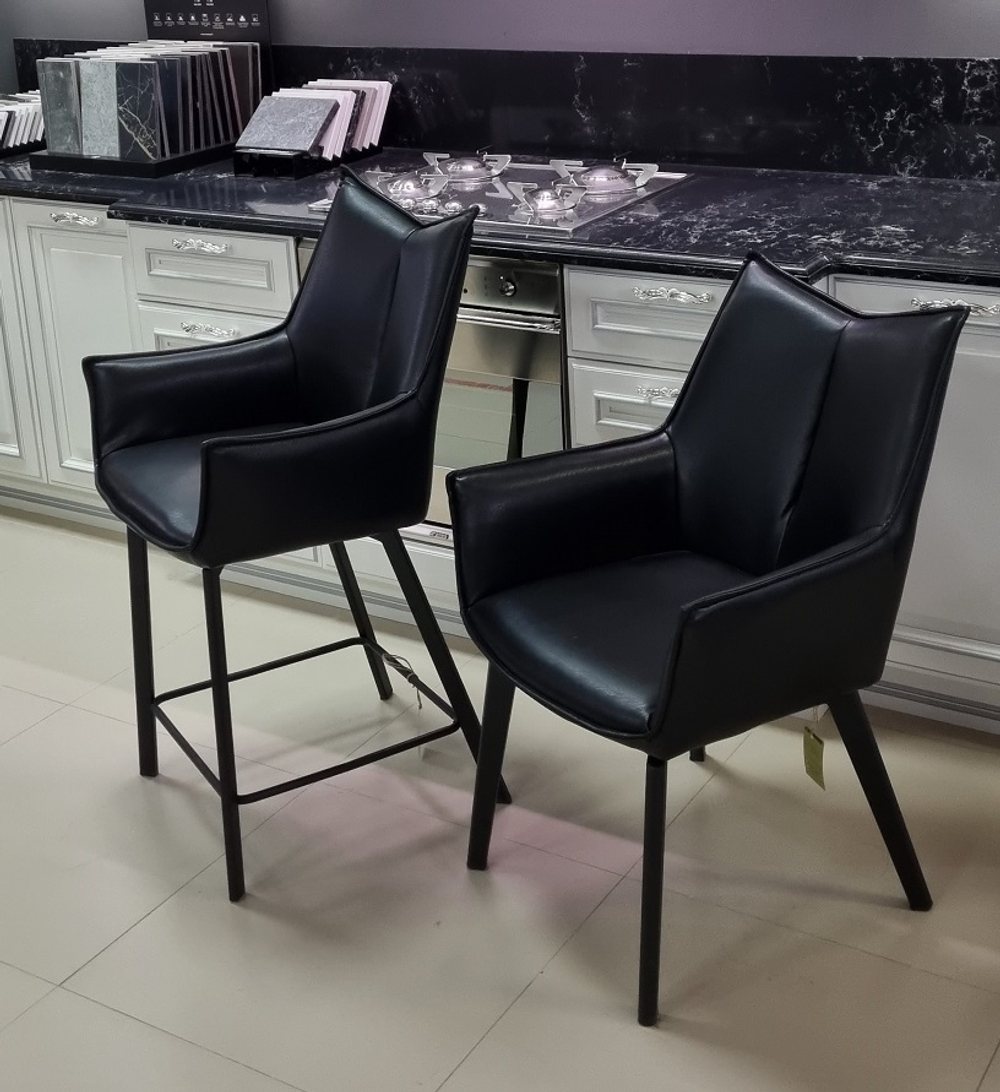 Полубарный стул -кресло Black