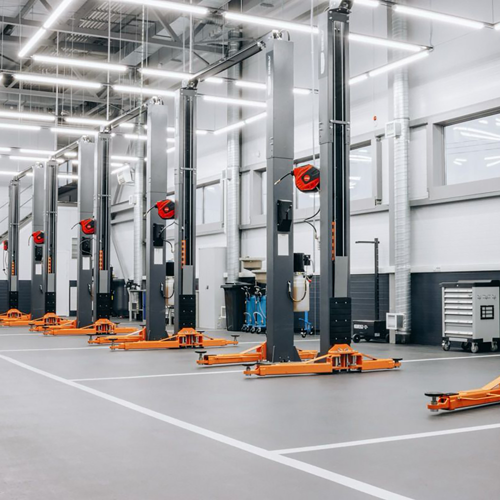 WDK-529 Подъемник двухстоечный с верхней синхронизацией 4 тонны, одност.разбл., 380В