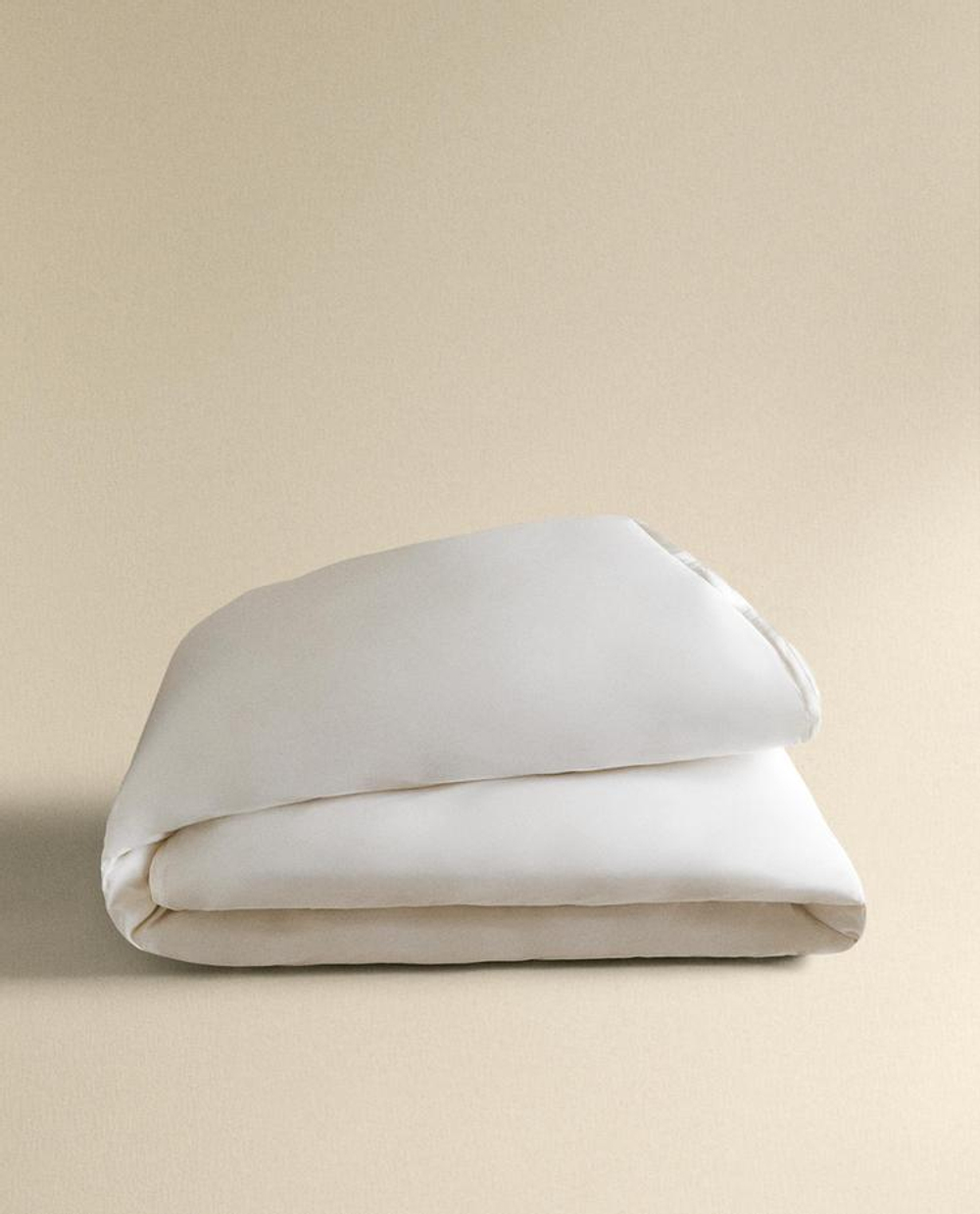 ZARA HOME САТИНОВЫЙ ПОДОДЕЯЛЬНИК С ШЕЛКОВОЙ КАЙМОЙ, ЖЕЛТОВАТО-БЕЛЫЙ