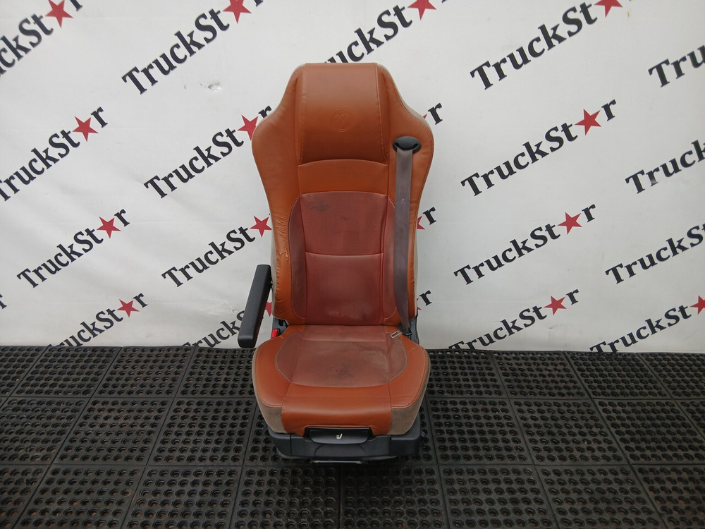 Сиденье водительское пневматическое 2023г