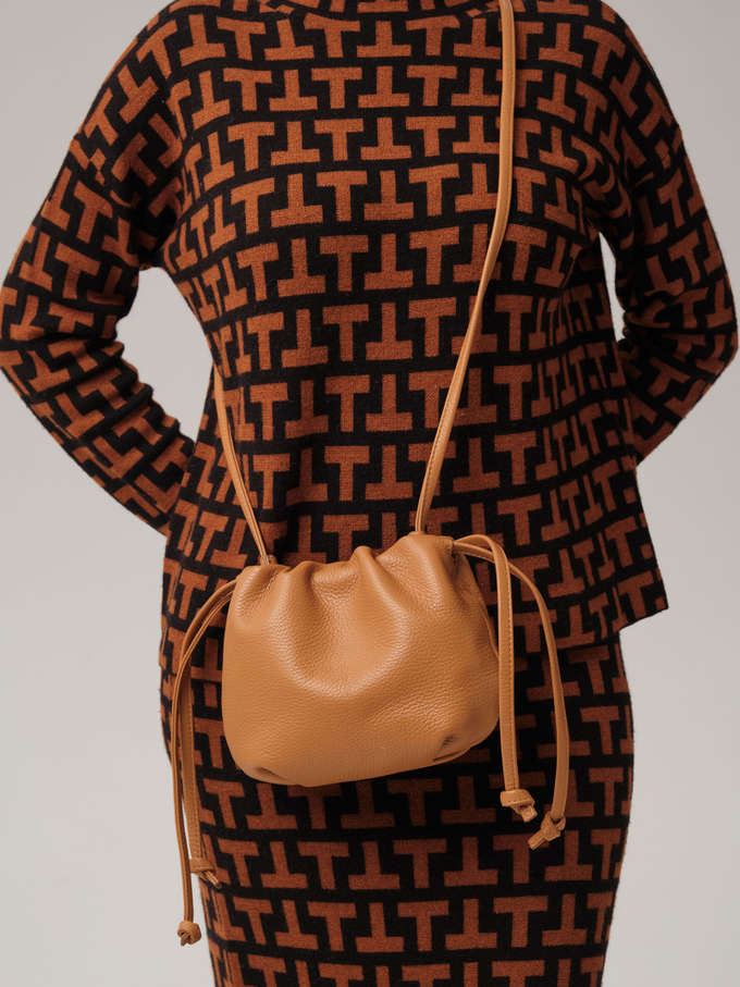 Кожаная кросс-боди Deboro 31130 коричневый лист