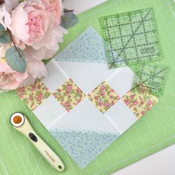 Линейка для пэчворка в дюймах, 4 ½ х 4½" (арт. D04-S)