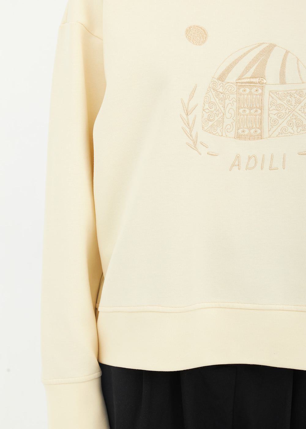 SWEATSHIRT | L | MILKY-WHITE COLOR (270-00)