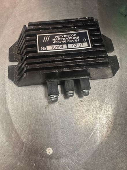 Регулятор напряжения