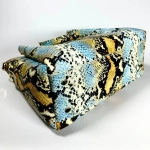 Женская желто-голубая сумка из натуральной кожи с тиснением питон