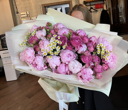 Трио букет Мисти пионы и ромашки