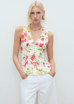 Приталенная цветочная блузка на пуговицах