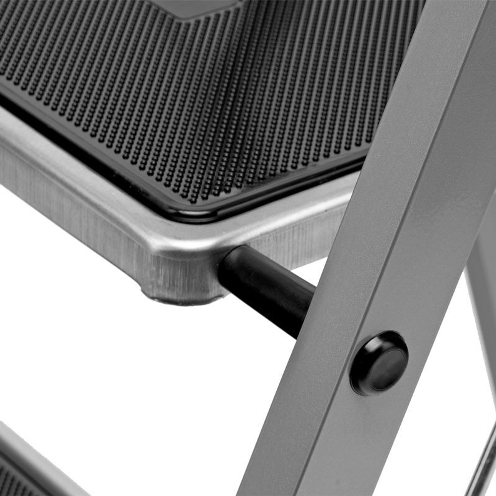 Стремянка 4 ступени стальная с противоскользящими накладками Сибртех