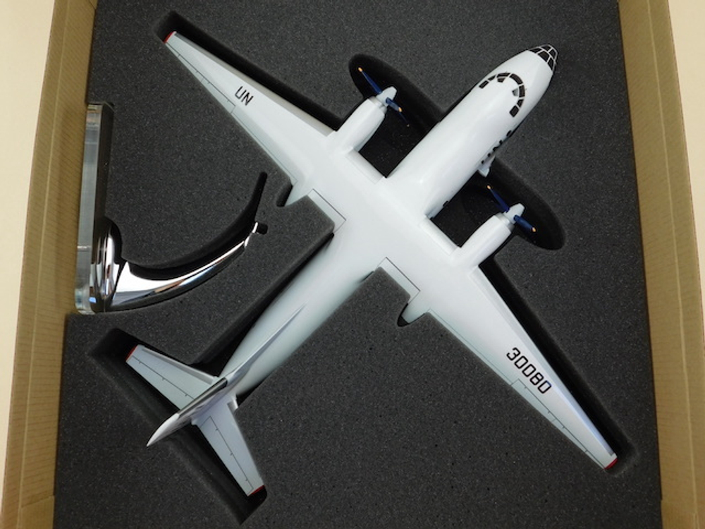 Модель самолета Ан-30 (М1:72, UN)