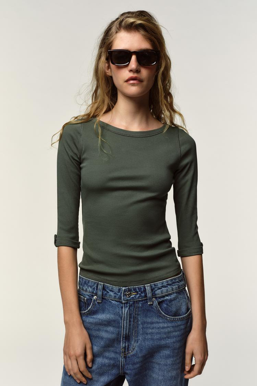 ZARA ФУТБОЛКА В РУБЧИК С ПУГОВИЦАМИ, ХАКИ