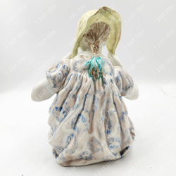 Фаянсовая статуэтка «Ветерок». Авт.: М. П. Холодная. Конаково. 1950-е гг.