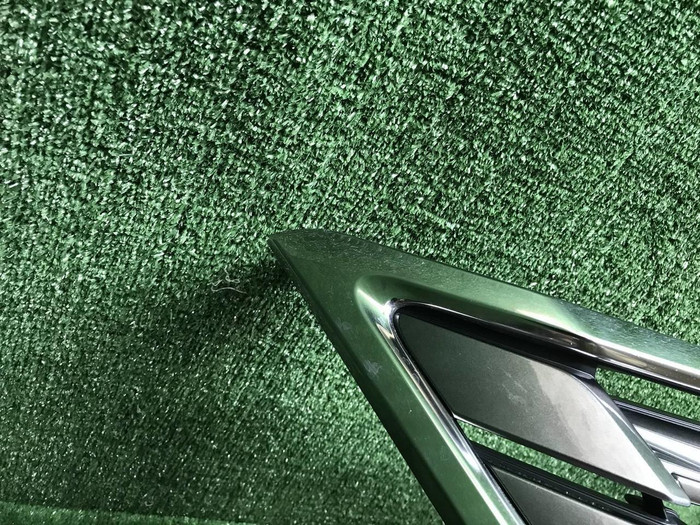 Решетка радиатора Lexus LX 3 (2015-2023)